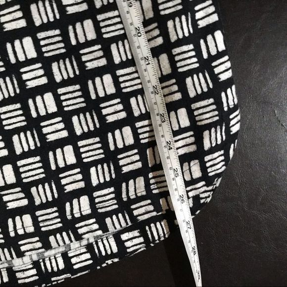 Old Navy Black & White Geometric Print Sleeveless Dress – Size Medium - Picture 8 of 8